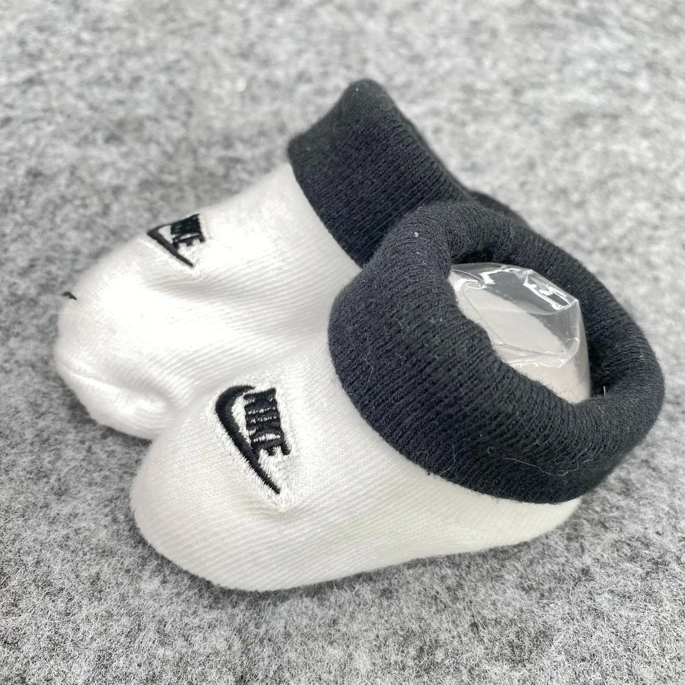 Nike Crib Booties Socks 0-6 Mo Infant Baby Boy Black White Knit Slip On Logo